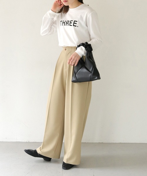 HER CLOSET(ハークローゼット)の「【shemoshelly】WEB限定THREEロゴロンT(Tシャツ/カットソー・レディース・オフホワイト/ブラック・M/S)」の11枚目の写真