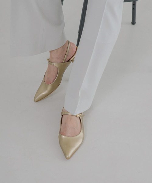 URBAN RESEARCH(アーバンリサーチ)の「ポインテッドバックストラップシューズ(パンプス・レディース・ゴールド/ホワイト・37/36/38)」の3枚目の写真