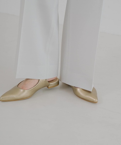 URBAN RESEARCH(アーバンリサーチ)の「ポインテッドバックストラップシューズ(パンプス・レディース・ゴールド/ホワイト・37/36/38)」の8枚目の写真