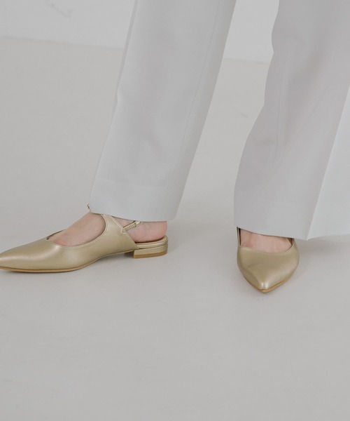 URBAN RESEARCH(アーバンリサーチ)の「ポインテッドバックストラップシューズ(パンプス・レディース・ゴールド/ホワイト・37/36/38)」の9枚目の写真