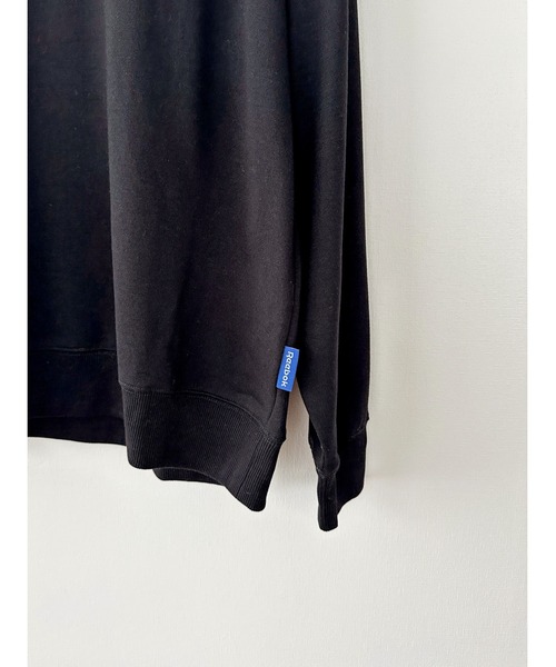 Reebok（リーボック）の「Reebok リーボック WEB限定 別注 ブランド ロゴ ワンポイント フェイク衿 裏毛 長袖 プルオーバー スウェット トレーナー（スウェット・メンズ・ホワイト/ブルー/ブラック・LL/L/M）」の10枚目の写真