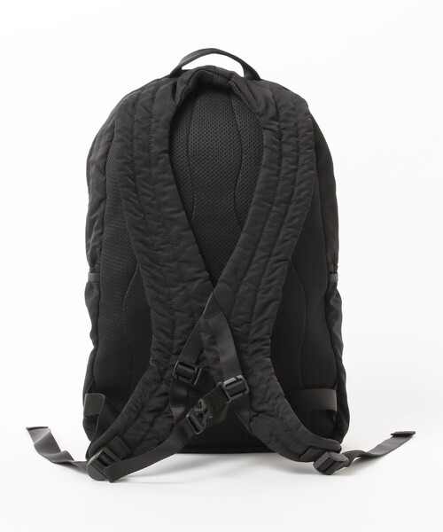 C.P. COMPANY（シーピーカンパニー）の「C.P. Company / NylonB Lens Backpack（バックパック/リュック・メンズ・ブラック/ライトグレー・ONE SIZE）」の8枚目の写真