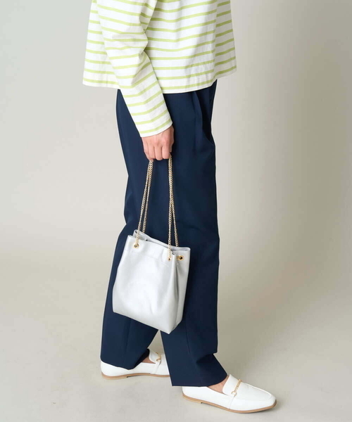 a.v.v（アーヴェヴェ）の「チェーンショルダーミニバッグ（ショルダーバッグ・レディース・シルバー/ライトピンク/ブラック・38）」の13枚目の写真