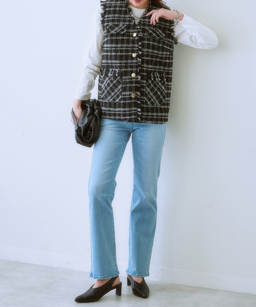 SMILE LAND(スマイルランド)の「<大きいサイズ>すごのびストレッチデニムストレートパンツ(ゆったり太もも)【股下68cm】(デニムパンツ・レディース・ブルー系/ネイビー/ブルー系その他・L/LL/3L/4L/5L)」の4枚目の写真
