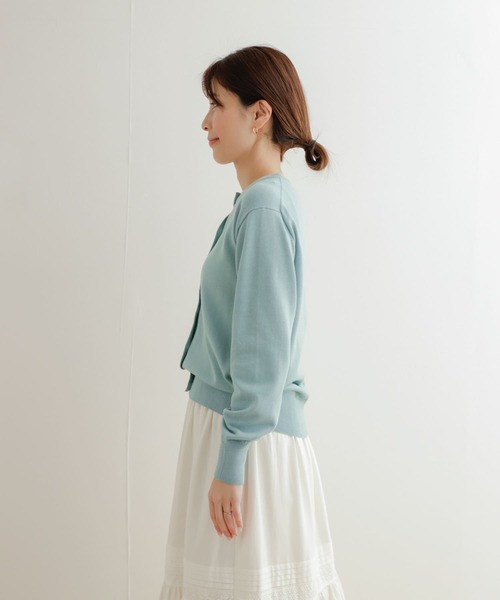 URBAN RESEARCH DOORS（アーバンリサーチドアーズ）の「オーガニックコットンクルーネックカーディガン（カーディガン/ボレロ・レディース・オフホワイト/ネイビー/グリーン系その他/イエロー系その他・MEDIUM）」の18枚目の写真