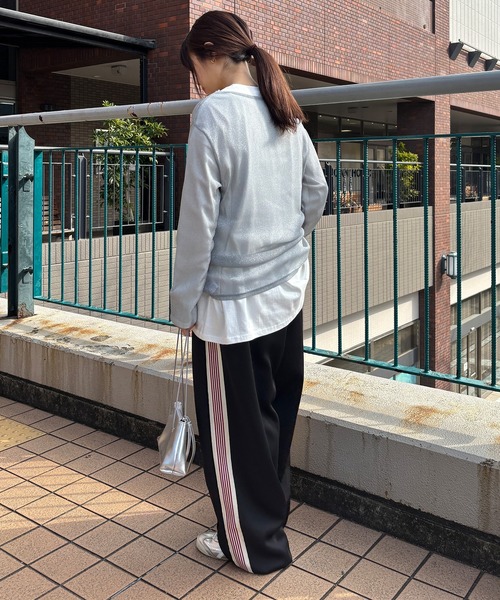 ISOOK（アイスー）の「【ISOOK / アイスー】シアーオーバーラメトップス / 春服 春トップス ラメトップス シアートップス オケージョン シアーロンT ブラウス クルーネック オーバーサイズ ZOZOTOWN限定（Tシャツ/カットソー・レディース・ブラック/ホワイト/グレー/ブラウン・FREE）」の9枚目の写真