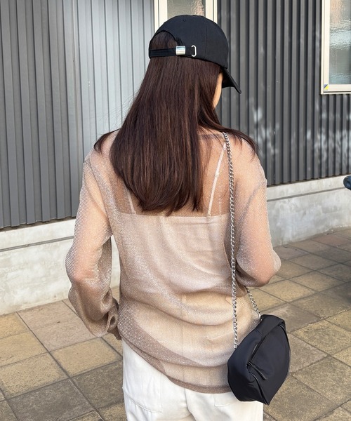 ISOOK（アイスー）の「【ISOOK / アイスー】シアーオーバーラメトップス / 春服 春トップス ラメトップス シアートップス オケージョン シアーロンT ブラウス クルーネック オーバーサイズ ZOZOTOWN限定（Tシャツ/カットソー・レディース・ブラック/ホワイト/グレー/ブラウン・FREE）」の13枚目の写真
