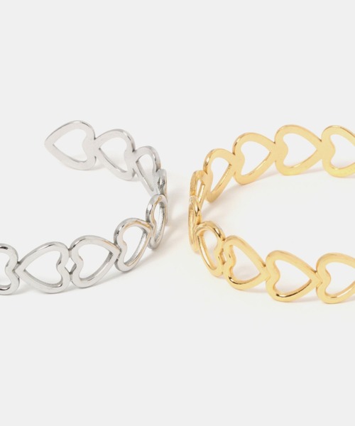 FOREVER 21(フォーエバー トゥエンティーワン)の「ハートチェーンバングル(バングル/リストバンド・レディース・ゴールド/シルバー・FREE)」の4枚目の写真