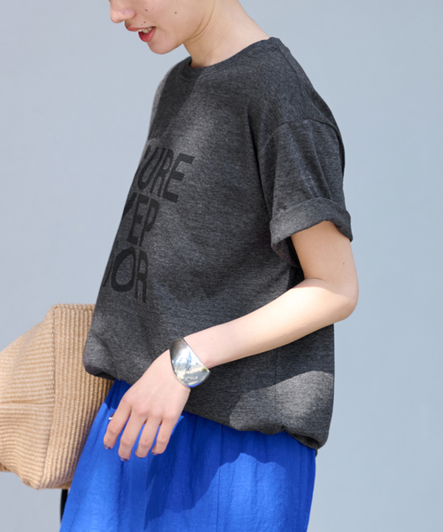 FRAMeWORK(フレームワーク)の「ロゴTシャツ(Tシャツ/カットソー・レディース・チャコールグレー/ホワイト・FREE)」の8枚目の写真