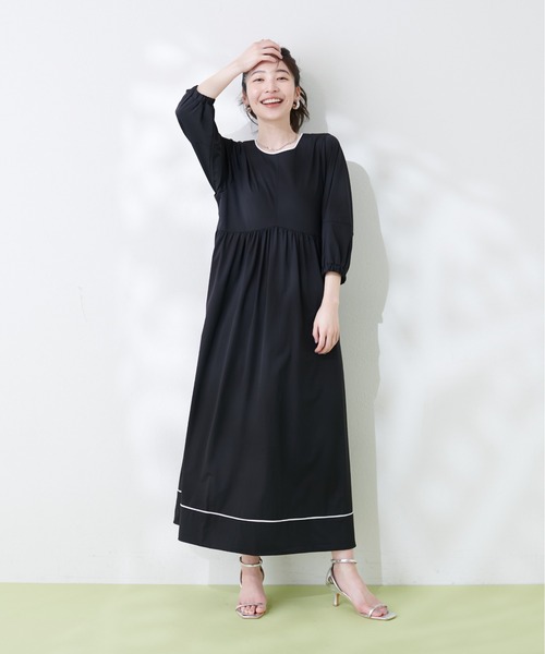 natural couture(ナチュラルクチュール)の「パイピングランタンデザインワンピース(ラッシュガード・レディース・ブラック/モカ/ライトベージュ・FREE)」の5枚目の写真
