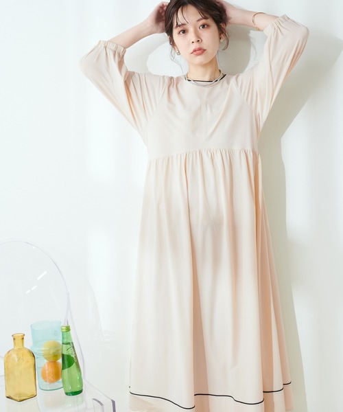 natural couture(ナチュラルクチュール)の「パイピングランタンデザインワンピース(ラッシュガード・レディース・ブラック/モカ/ライトベージュ・FREE)」の18枚目の写真