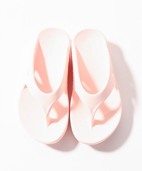 OOFOS（ウーフォス）の「【OOFOS】OOriginal ウーオリジナル（サンダル・レディース・ブラック/ピンク/グレー・23/25/24）」の3枚目の写真