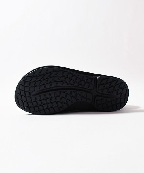 OOFOS（ウーフォス）の「【OOFOS】OOriginal ウーオリジナル（サンダル・レディース・ブラック/ピンク/グレー・23/25/24）」の19枚目の写真