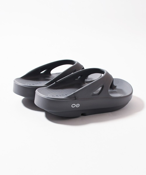 OOFOS（ウーフォス）の「【OOFOS】OOriginal ウーオリジナル（サンダル・レディース・ブラック/ピンク/グレー・23/25/24）」の9枚目の写真