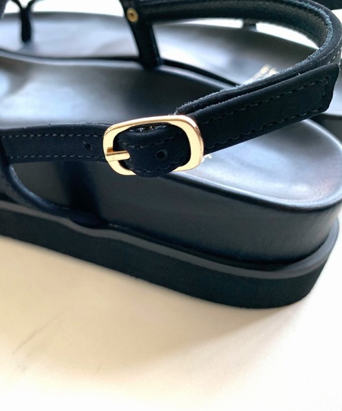 Q(キュー)の「メタルトングサンダル(サンダル・レディース・ライトグレー/ブラック・24.5/23.5)」の14枚目の写真