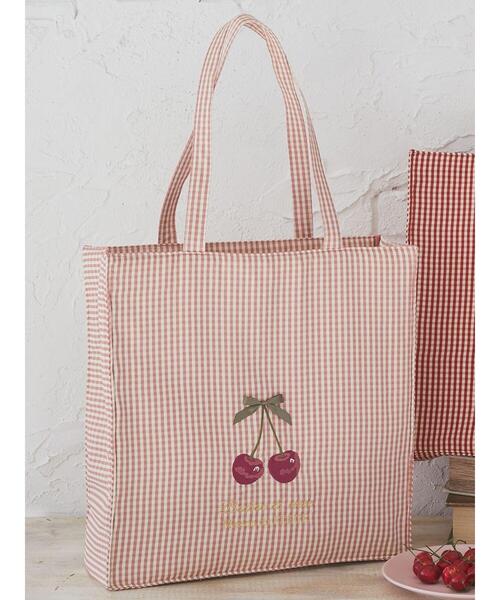 Maison de FLEUR（メゾンドフルール）の「チェリー刺繍スクエア