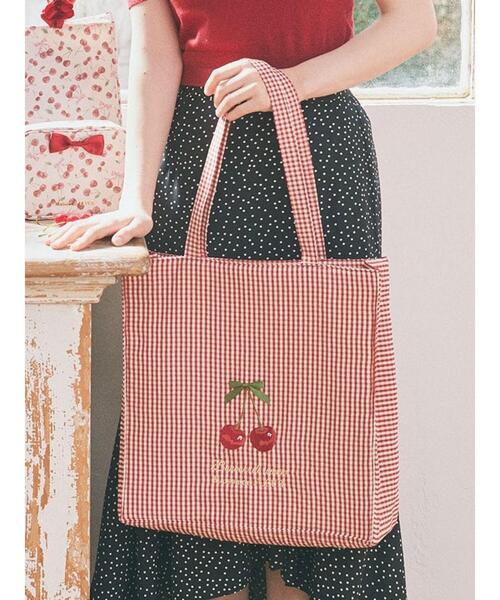 Maison de FLEUR（メゾンドフルール）の「チェリー刺繍スクエア
