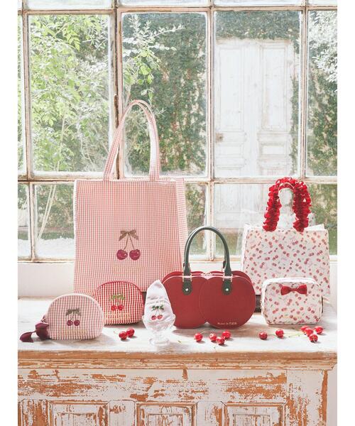 Maison de FLEUR（メゾンドフルール）の「チェリー刺繍スクエアトート