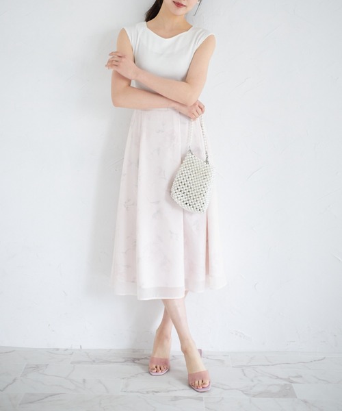 tocco closet(トッコ クローゼット)の「ウエストりぼん付きラメシフォン×フラワープリントドッキングワンピース(ワンピース・レディース・ピンク/ブラック・M)」の15枚目の写真