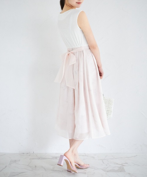 tocco closet(トッコ クローゼット)の「ウエストりぼん付きラメシフォン×フラワープリントドッキングワンピース(ワンピース・レディース・ピンク/ブラック・M)」の16枚目の写真