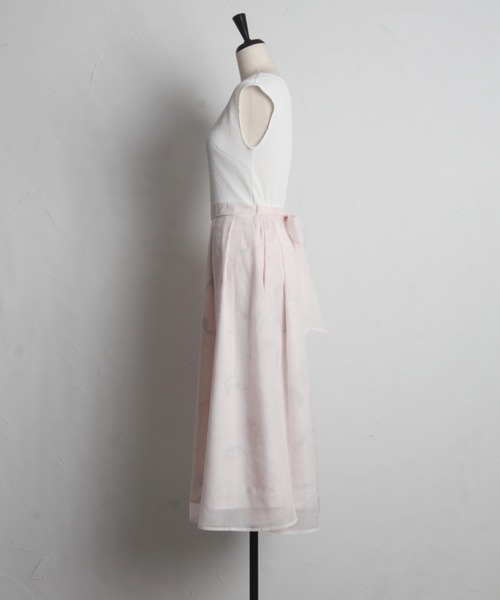 tocco closet(トッコ クローゼット)の「ウエストりぼん付きラメシフォン×フラワープリントドッキングワンピース(ワンピース・レディース・ピンク/ブラック・M)」の10枚目の写真