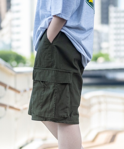 JOHN'S CLOSET（ジョンズクローゼット）の「【13】ツイルワイドカーゴショーツ（カーゴパンツ・メンズ・ブラック/カーキ/ウッドランド・MEDIUM/LARGE）」の2枚目の写真