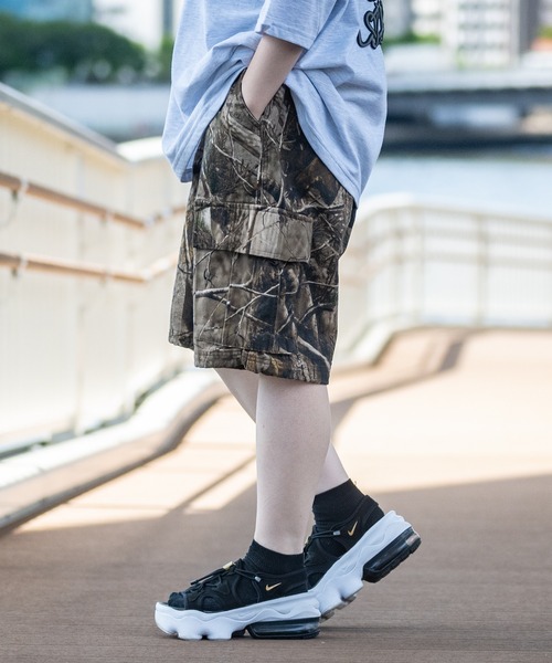 JOHN'S CLOSET（ジョンズクローゼット）の「【13】ツイルワイドカーゴショーツ（カーゴパンツ・メンズ・ブラック/カーキ/ウッドランド・MEDIUM/LARGE）」の15枚目の写真
