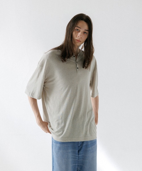 ADAM ET ROPE'（アダムエロペ）の「ミックスリネン スラブ 天竺 ヘンリーネック Tシャツ / ロングシーズン着用可能（Tシャツ/カットソー・メンズ・ブラック/グレー・L/M）」の10枚目の写真
