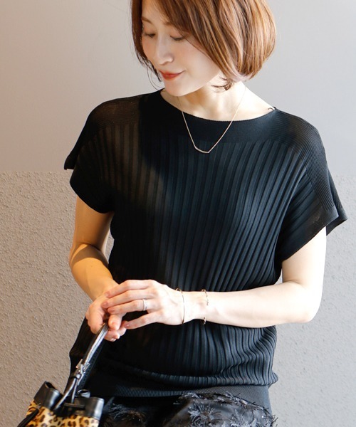 Ehre style（エーレスタイル）の「夏の制服に。ずっと着ていたいサラッと涼ニット（Tシャツ/カットソー・レディース・ホワイト/ブラック/グリーン系その他・FREE）」の3枚目の写真