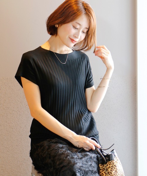 Ehre style（エーレスタイル）の「夏の制服に。ずっと着ていたいサラッと涼ニット（Tシャツ/カットソー・レディース・ホワイト/ブラック/グリーン系その他・FREE）」の12枚目の写真