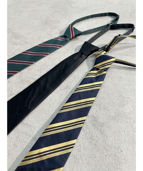 MURUA（ムルーア）の「ワンタッチネクタイ（ネクタイ・レディース・ブラック/ネイビー/グリーン・FREE）」の5枚目の写真