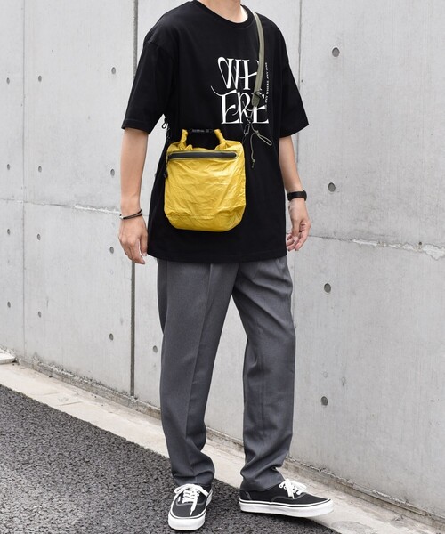 Nahe(ネーエ)の「nahe: ネーエ ドライ バッグ S 2WAY (エコバッグ / サブバッグ)(エコバッグ/サブバッグ・メンズ・イエロー/オレンジ/ブラック/コバルトブルー・ONE SIZE)」の5枚目の写真