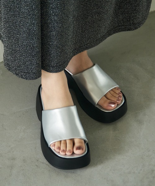 SETUP7（セットアップセブン）の「【SETUP7】厚底バルキーソール スクエアサンダル SCCH574（サンダル・レディース・ホワイト/ブラック/シルバー・23cm/23.5cm/24cm）」の3枚目の写真