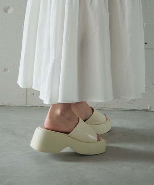 SETUP7（セットアップセブン）の「【SETUP7】厚底バルキーソール スクエアサンダル SCCH574（サンダル・レディース・ホワイト/ブラック/シルバー・23cm/23.5cm/24cm）」の13枚目の写真