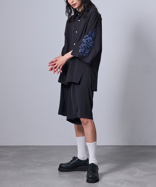 JUNRED(ジュンレッド)の「スリットワイドスリーブ刺繍シャツ(シャツ/ブラウス・メンズ・ホワイト/ブラック・L/M/S)」の14枚目の写真