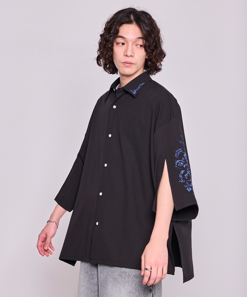 JUNRED(ジュンレッド)の「スリットワイドスリーブ刺繍シャツ(シャツ/ブラウス・メンズ・ホワイト/ブラック・L/M/S)」の7枚目の写真