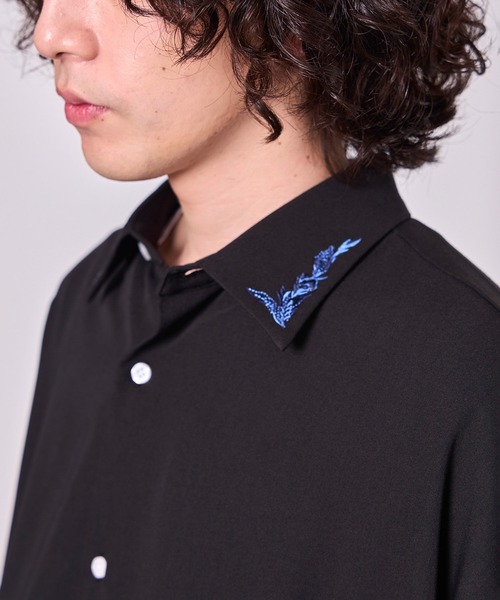 JUNRED(ジュンレッド)の「スリットワイドスリーブ刺繍シャツ(シャツ/ブラウス・メンズ・ホワイト/ブラック・L/M/S)」の9枚目の写真