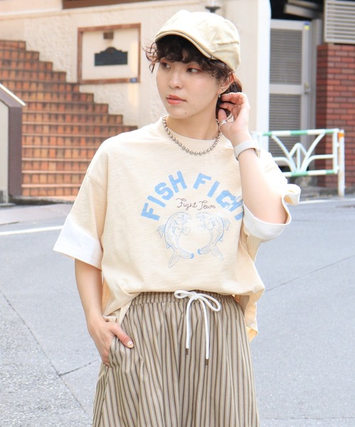 DOUBLE NAME（ダブルネーム）の「FISH FIGHTスラブ天竺TEE（Tシャツ/カットソー・レディース・ブルー/ベージュ/スミクロ・FREE）」の3枚目の写真