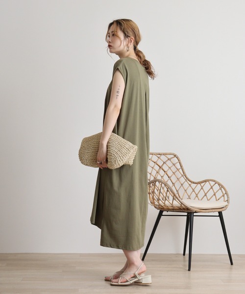 atONE(アットワン)の「フロント刺繍クルーネックカットワンピース(ワンピース・レディース・ブラック/カーキ/モカ・M)」の17枚目の写真