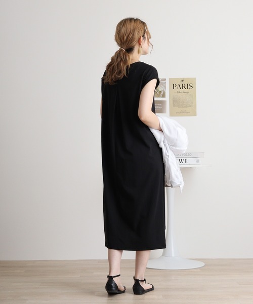 atONE(アットワン)の「フロント刺繍クルーネックカットワンピース(ワンピース・レディース・ブラック/カーキ/モカ・M)」の9枚目の写真