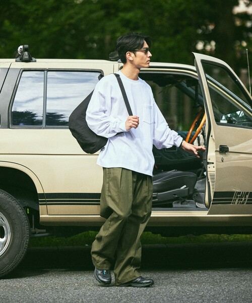 FREAK'S STORE（フリークスストア）の「限定展開 9オンス Heavyweight ビッグシルエット クルーネック ロングスリーブTシャツ/ヘビーウェイト/ロンTEE（Tシャツ/カットソー・メンズ・ホワイト/アッシュグレー/スミクロ/ホワイト系その他/ネイビー/ブラック・SMALL/MEDIUM/LARGE）」の11枚目の写真