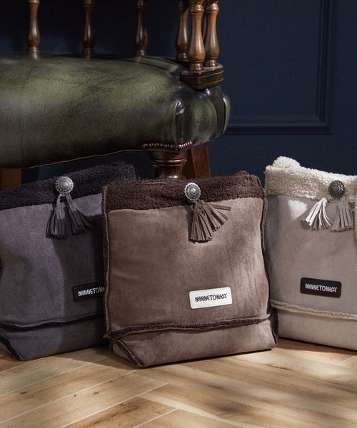 Minnetonka（ミネトンカ）の「【MINNETONKA】ミネトンカ SUEDE×BOA SHOULDER BAG スエード× ボアトートショルダーバッグ（ショルダーバッグ・レディース・ブラック/ブラウン/アイボリー・FREE）」の7枚目の写真