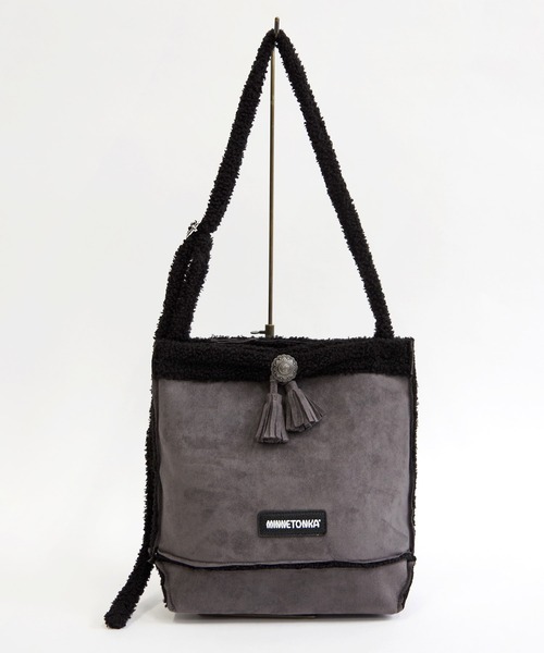 Minnetonka（ミネトンカ）の「【MINNETONKA】ミネトンカ SUEDE×BOA SHOULDER BAG スエード× ボアトートショルダーバッグ（ショルダーバッグ・レディース・ブラック/ブラウン/アイボリー・FREE）」の17枚目の写真