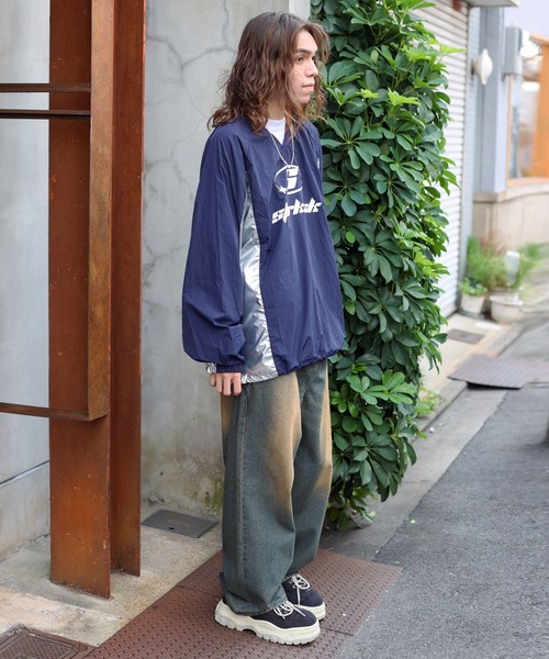 SPINNS(スピンズ)の「ストリート/ゲームシャツデザイントップス シルバー(スウェット・メンズ・ブラック/ネイビー/グレー/ブルー・ONESIZE)」の10枚目の写真