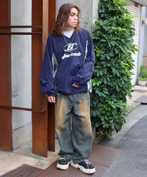 SPINNS(スピンズ)の「ストリート/ゲームシャツデザイントップス シルバー(スウェット・メンズ・ブラック/ネイビー/グレー/ブルー・ONESIZE)」の8枚目の写真