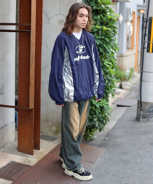 SPINNS(スピンズ)の「ストリート/ゲームシャツデザイントップス シルバー(スウェット・メンズ・ブラック/ネイビー/グレー/ブルー・ONESIZE)」の9枚目の写真