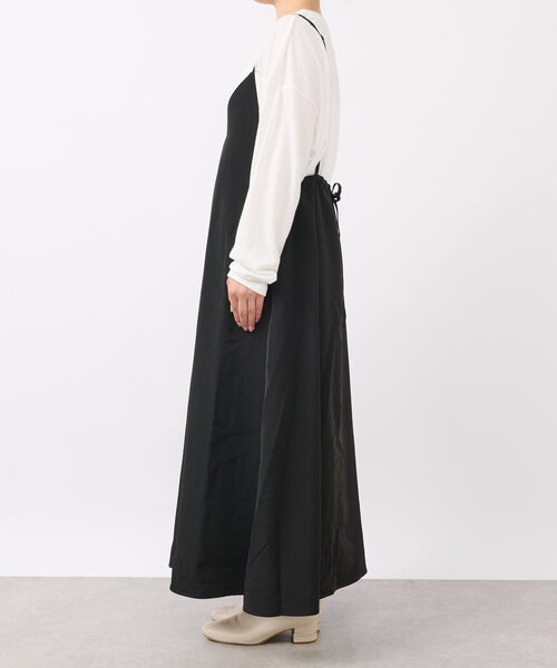 un dix cors(アンディコール)の「《体のラインを拾わない・後ろ姿が盛れる》バックリボンフレアキャミワンピース(ワンピース・レディース・ブラック/モカ・FREE)」の4枚目の写真