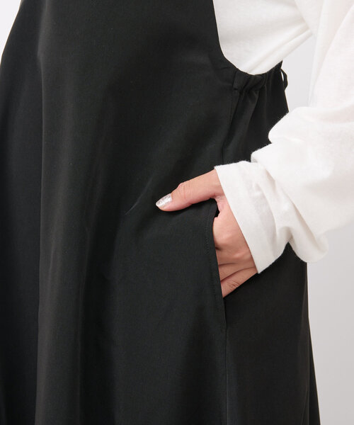 un dix cors(アンディコール)の「《体のラインを拾わない・後ろ姿が盛れる》バックリボンフレアキャミワンピース(ワンピース・レディース・ブラック/モカ・FREE)」の8枚目の写真