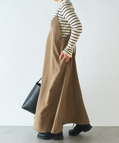 un dix cors(アンディコール)の「《体のラインを拾わない・後ろ姿が盛れる》バックリボンフレアキャミワンピース(ワンピース・レディース・ブラック/モカ・FREE)」の12枚目の写真