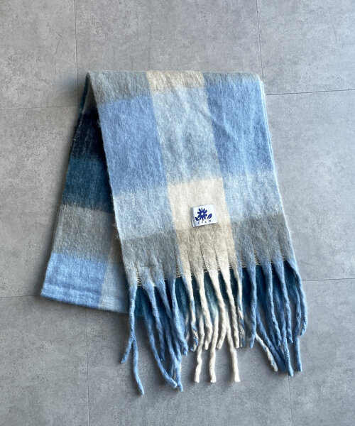 CPCM（シーピーシーエム）の「ふわふわチェックマフラー（マフラー・レディース・ブルー/モスグリーン/イエロー/オレンジ・FREE）」の7枚目の写真